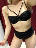 J'aime m'exhiber en lingerie