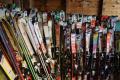 600 paires de skis et shoes occasion F-H-Kids à Leysin