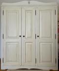Armoire 3 portes Coeur des Alpes en merisier blanchi