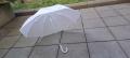 Parapluie blanc (éventuellement pour mariage) Parapluie blanc (éventuellement pour mariage)